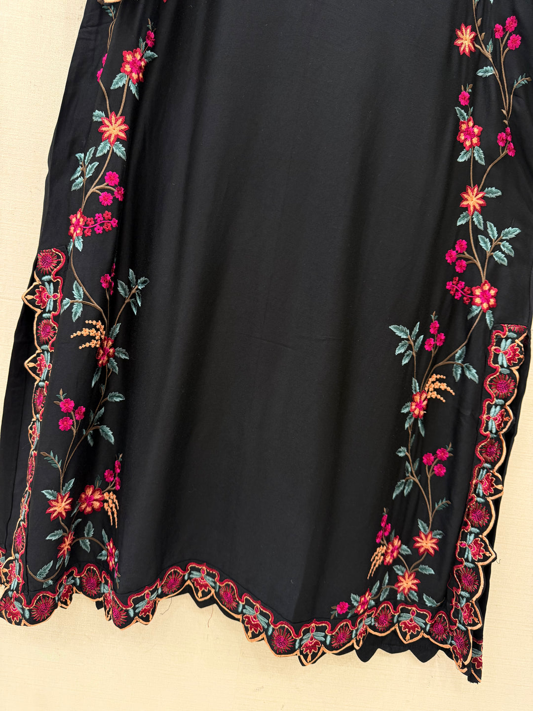 Pakistani long kaftans