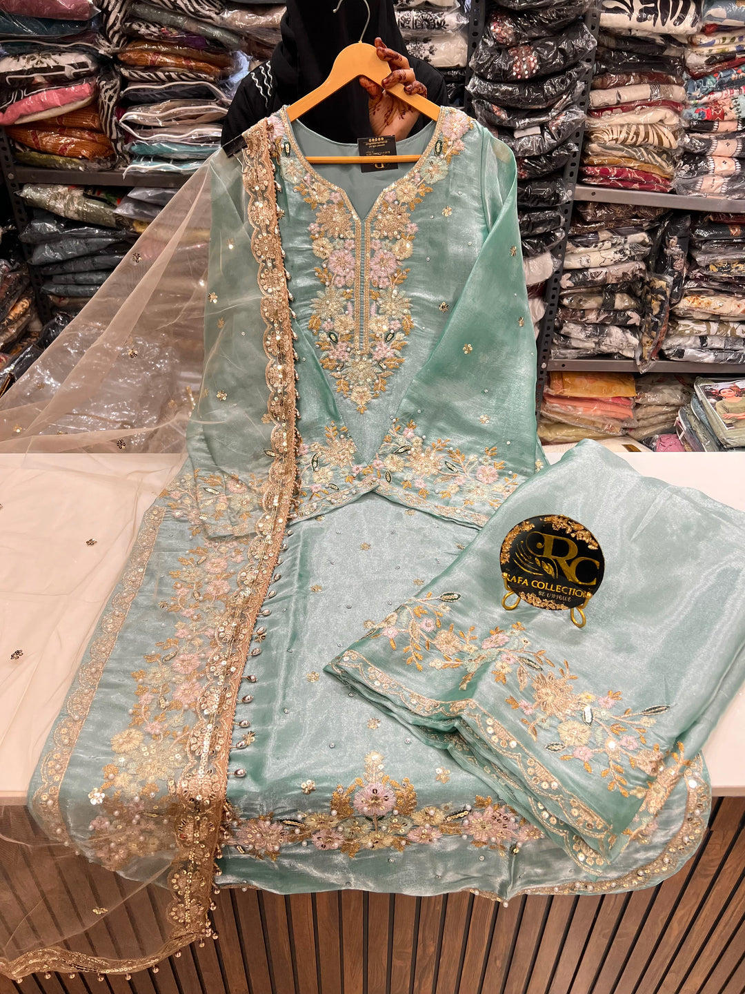 Viral Pakistani Suits 2782