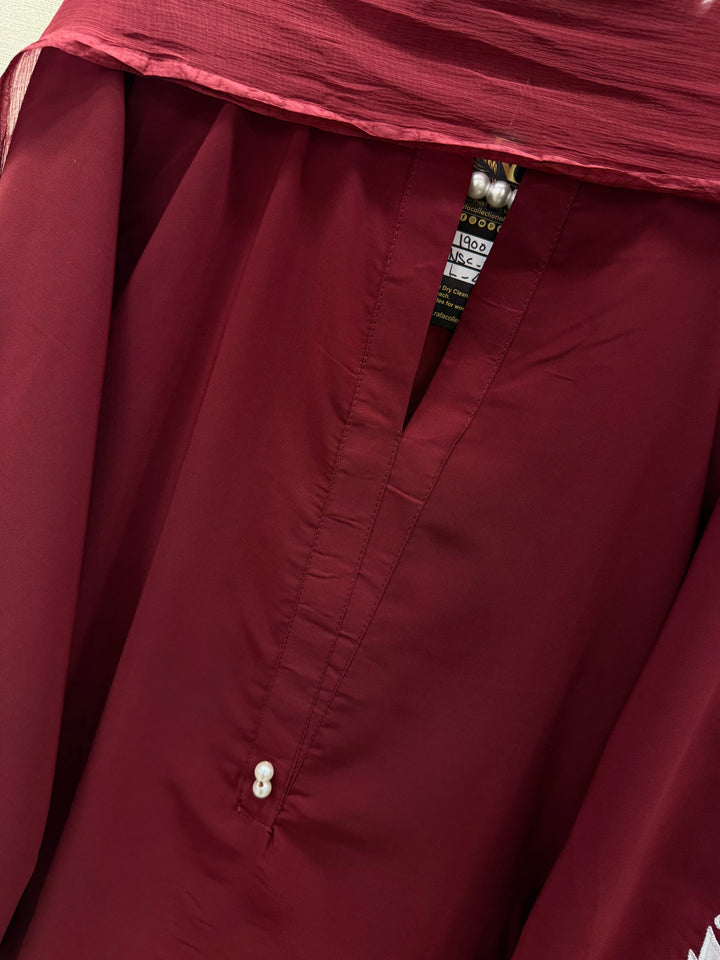 Appliqué work premium suits