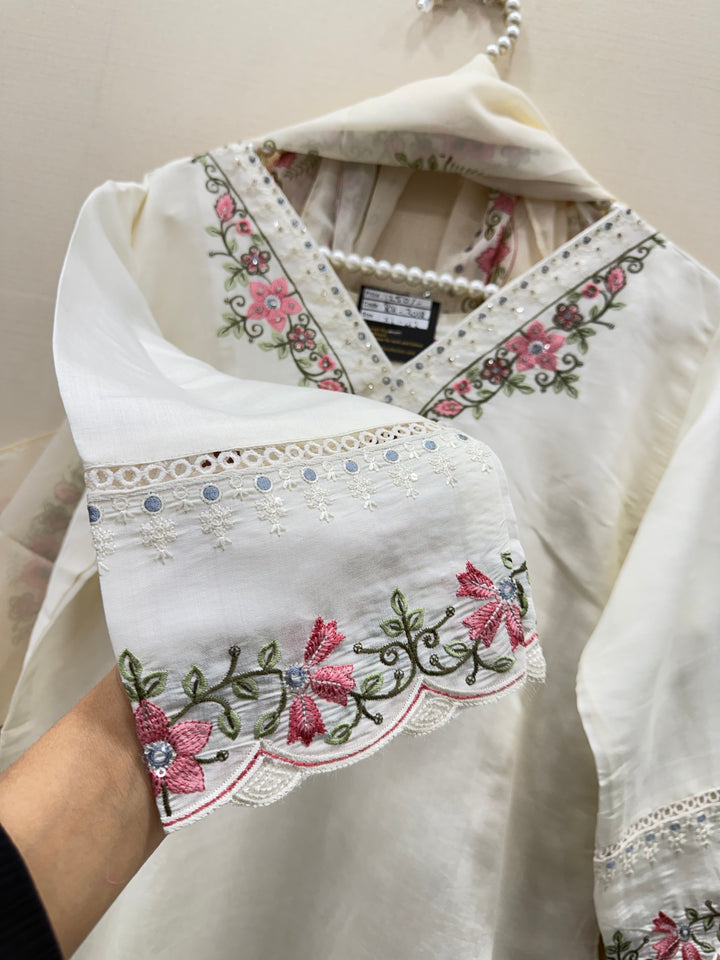 Cotton embroidered suits 3018