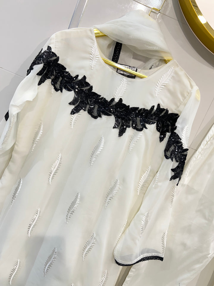 Pakistani formals 2268