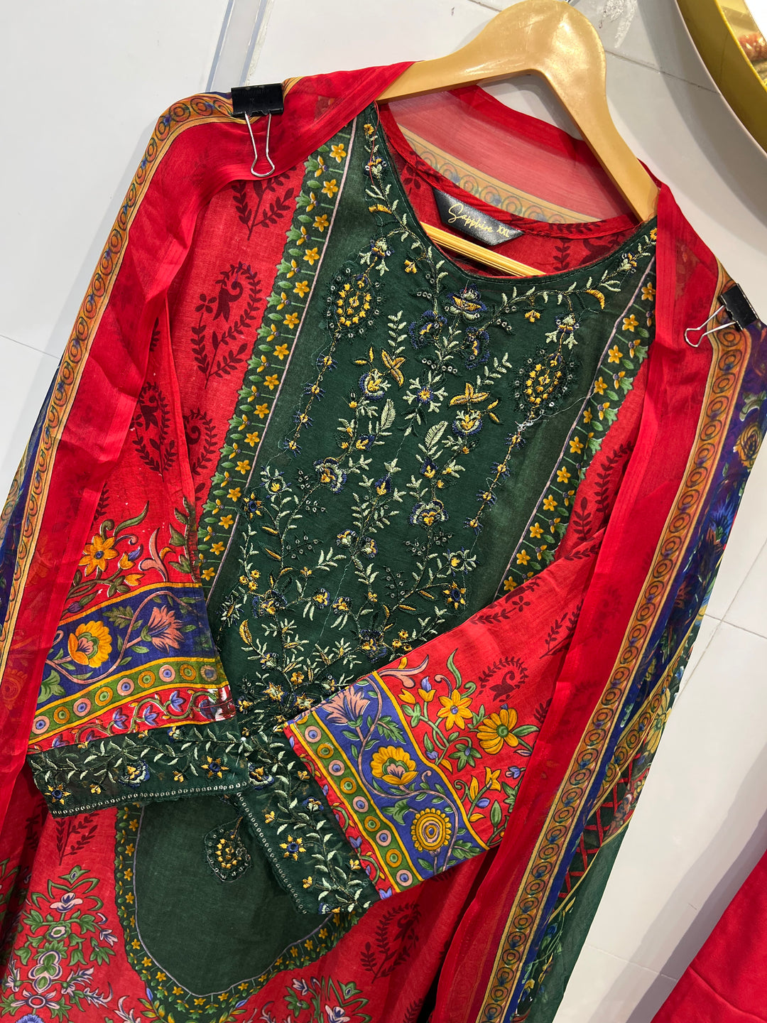 Pakistani suits 2386