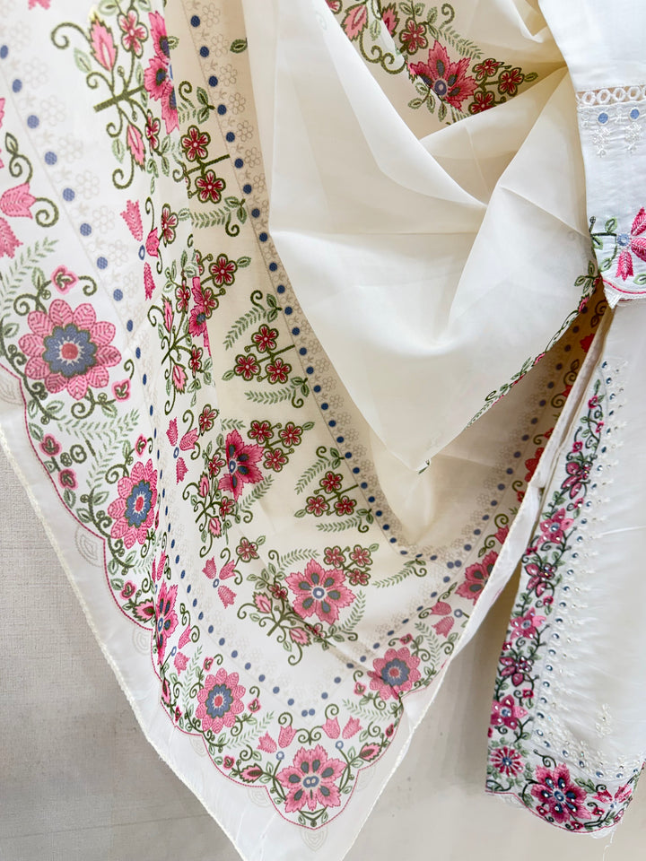 Cotton embroidered suits 3018