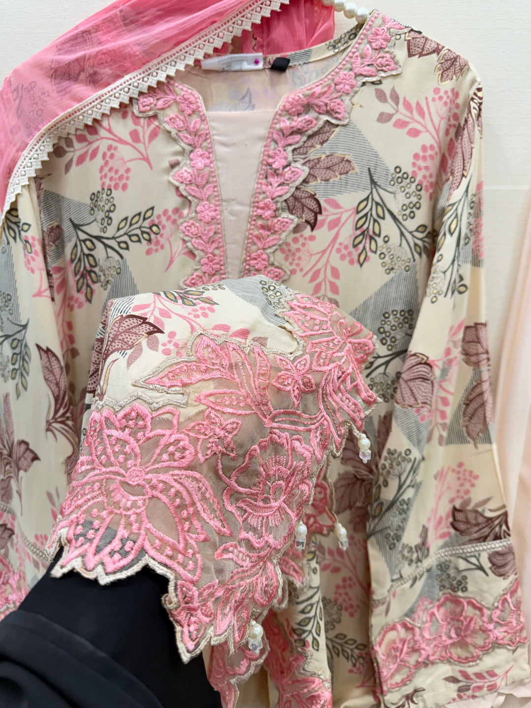 Pakistani cutwork suits 2999