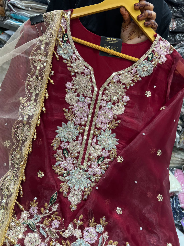 Viral Pakistani Suits 2782