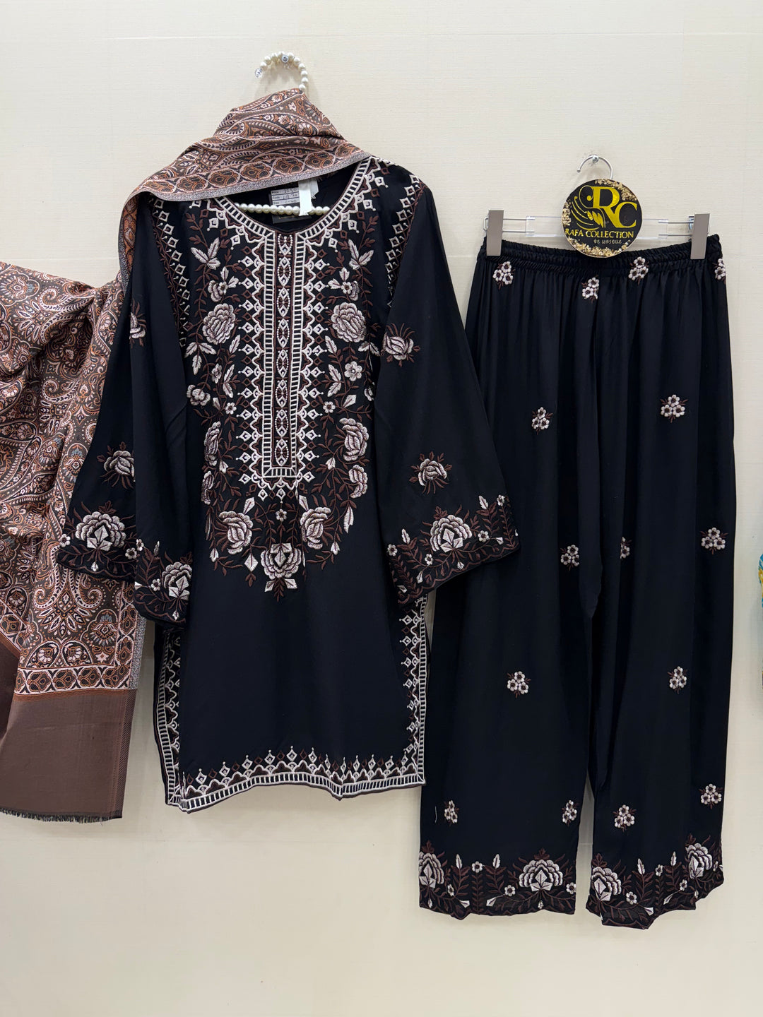 Embroidered pashmina suits 7027