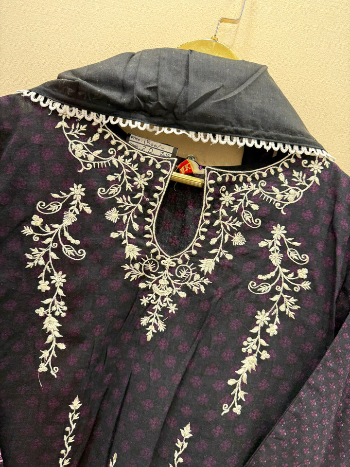 Pakistani printed embroidered suits 7015