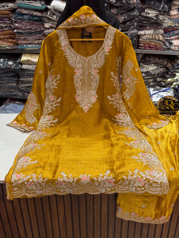 Sale Pakistani Suits