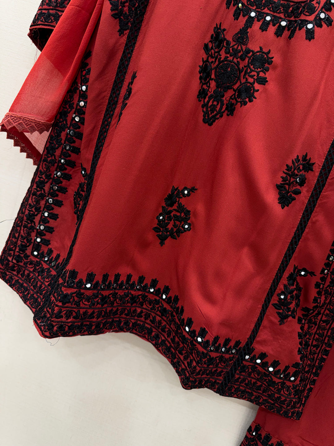 Pakistani embroidered suit for women 4004