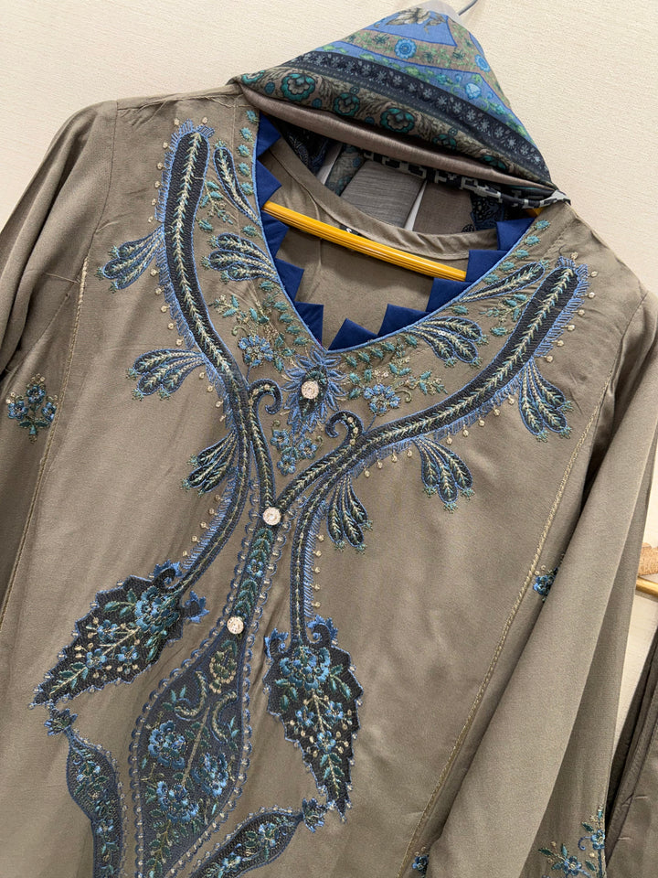 Embroided Pakistani suits