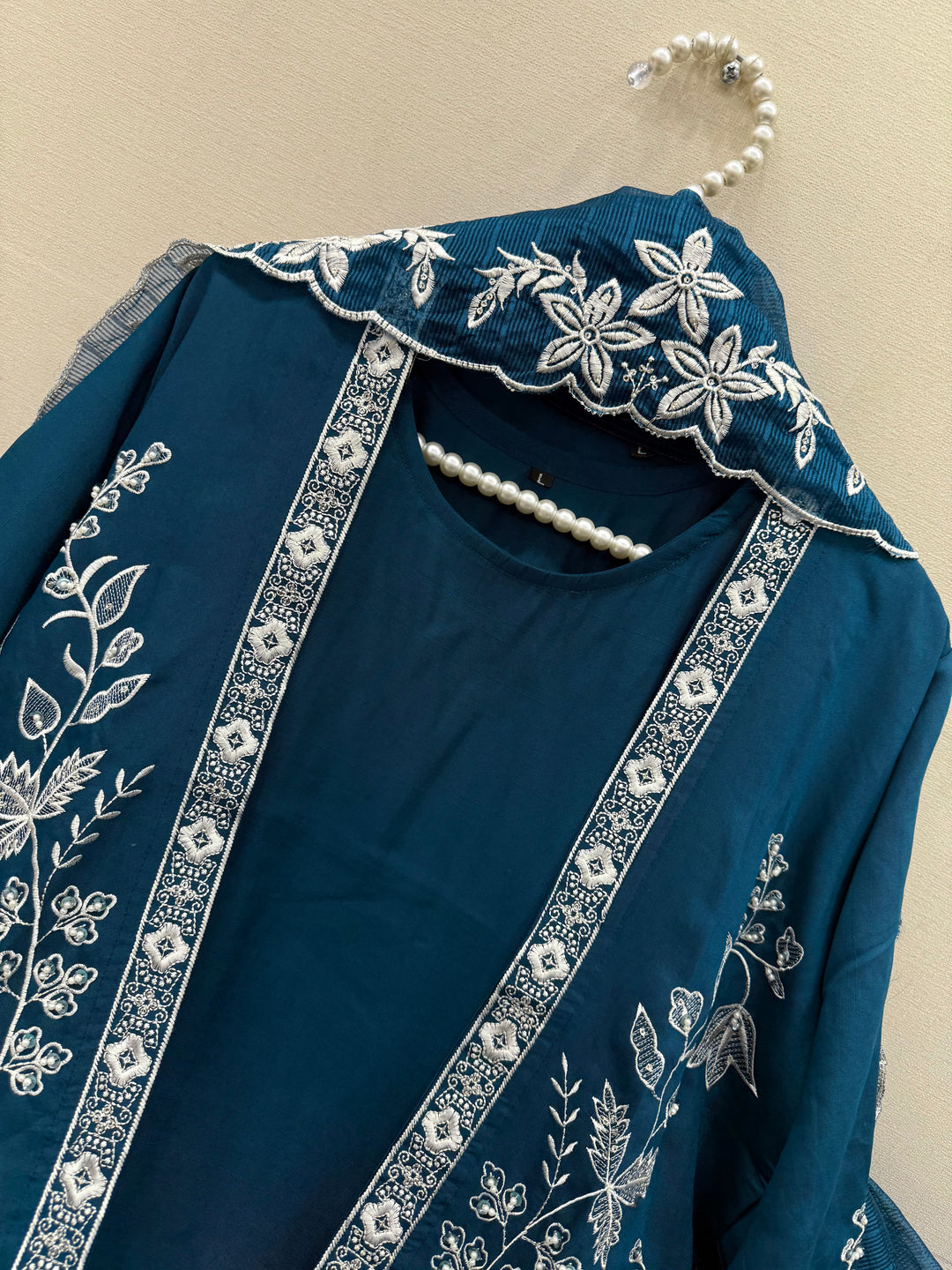 Premium cutwork suit 2541