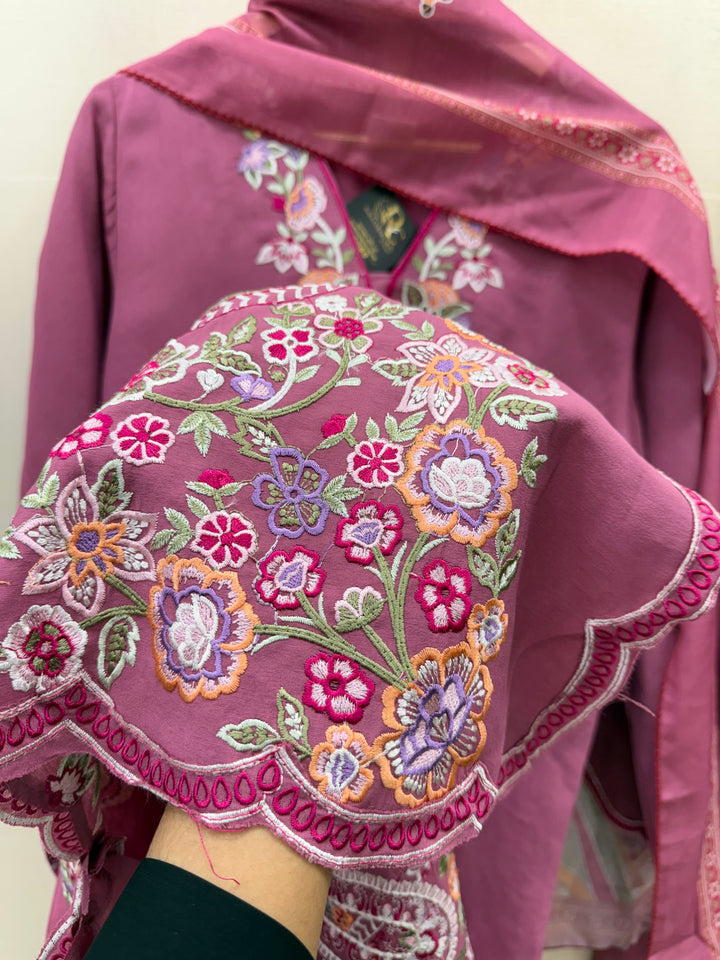 Pakistani Embroidered Suit’s