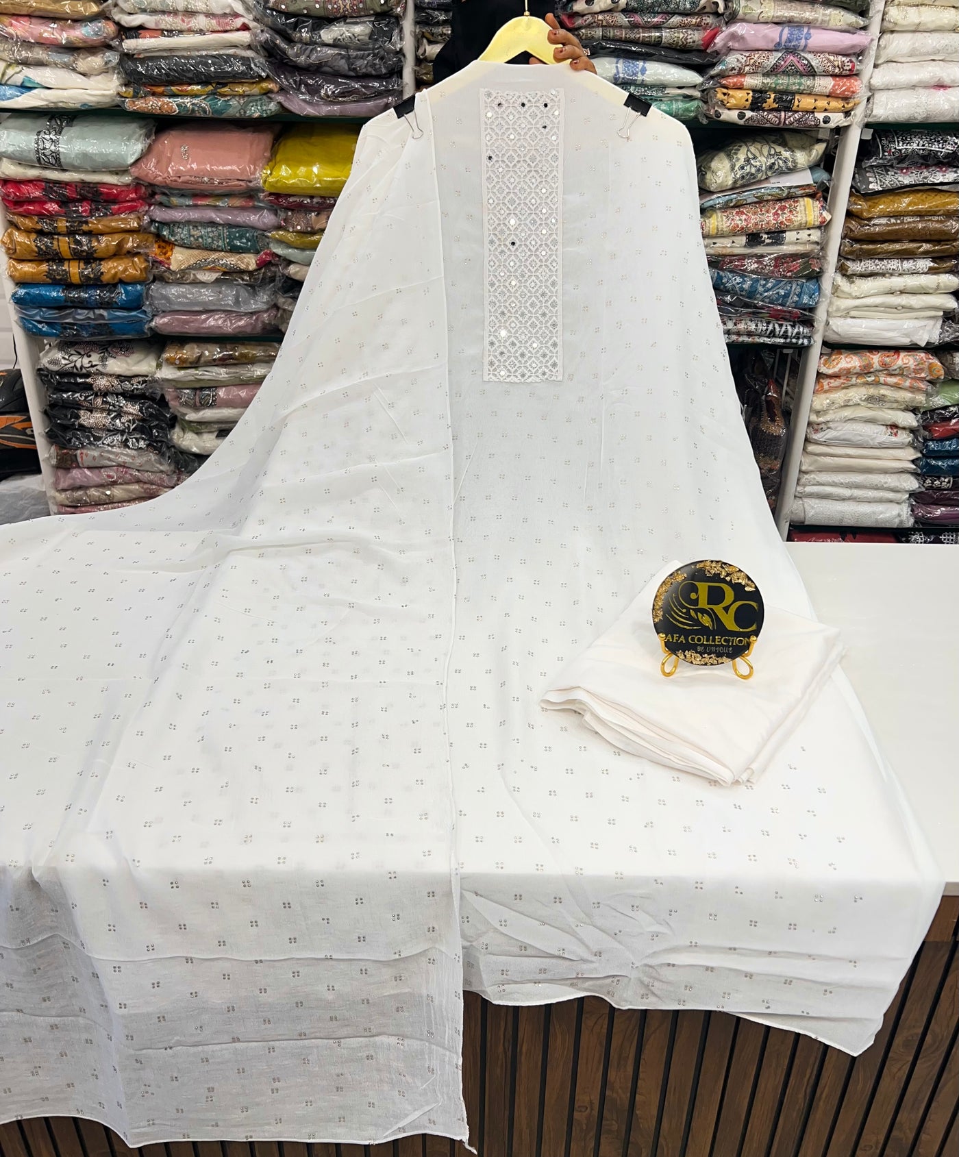 Red special Unstitched suits 90932