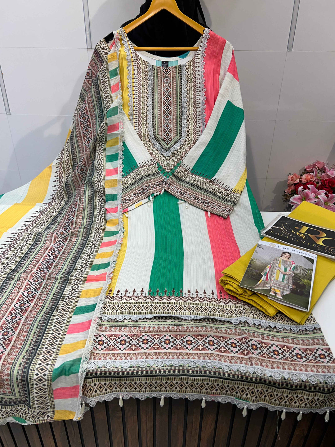 LUXURIOUS LAWN SUITS 3622