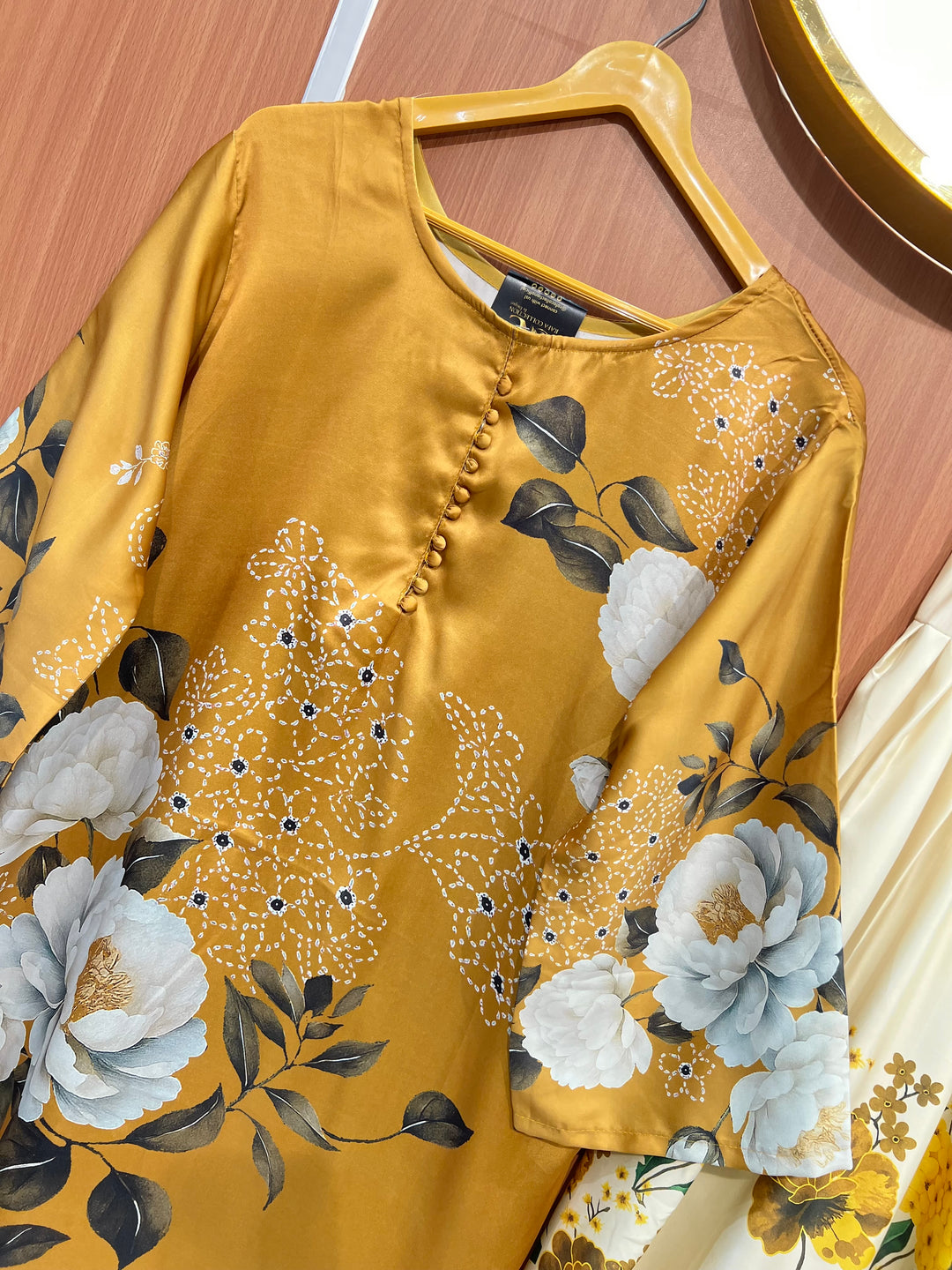 Satin farshi suits 2565