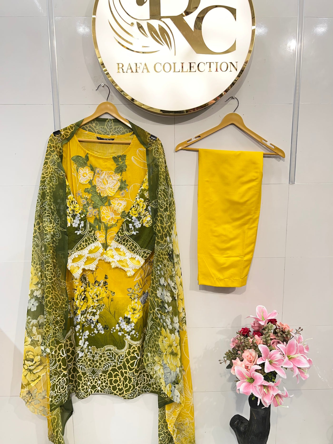 Pakistani suits 2386