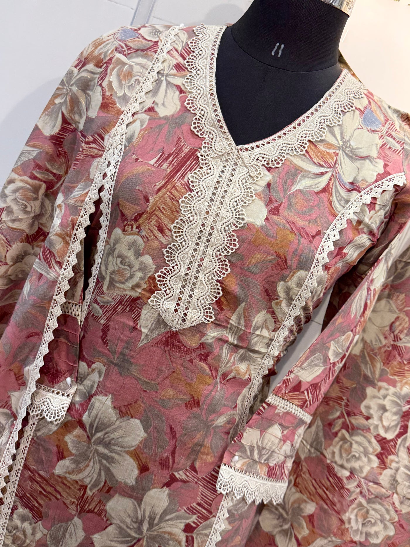 Lace wala suit 2282