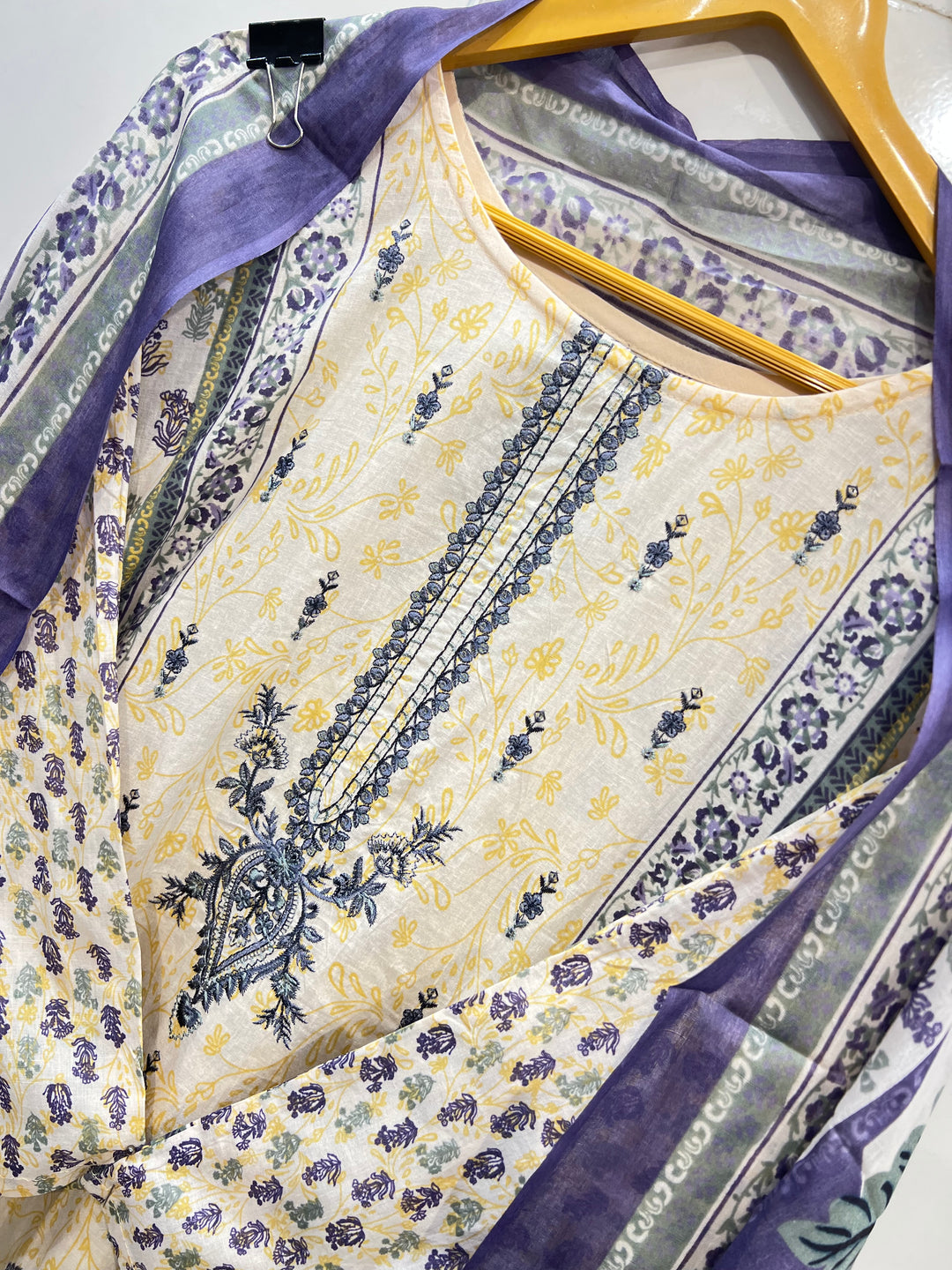 Cotton Embroidered suits 115412
