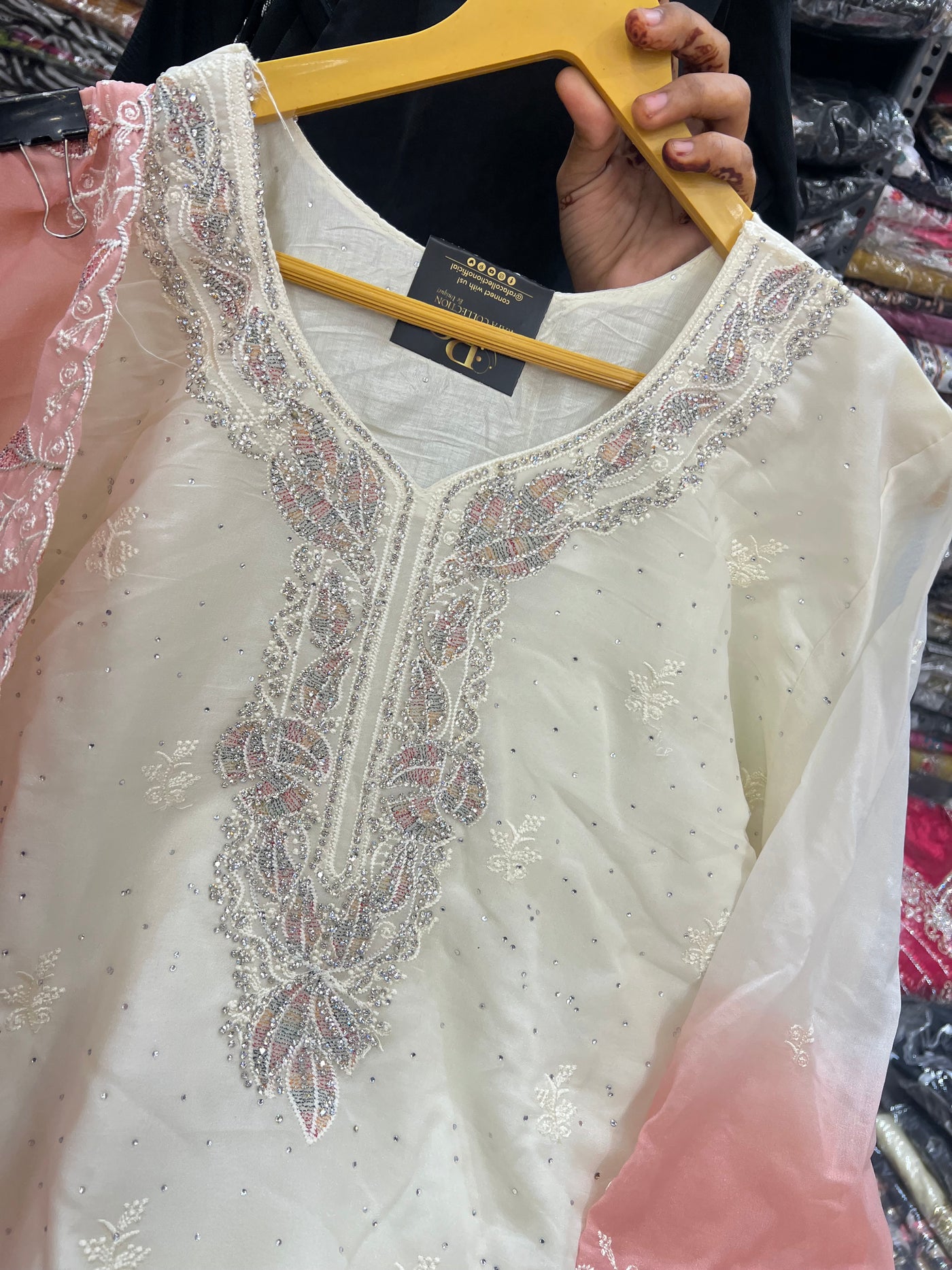 Pakistani party wear suits 17392