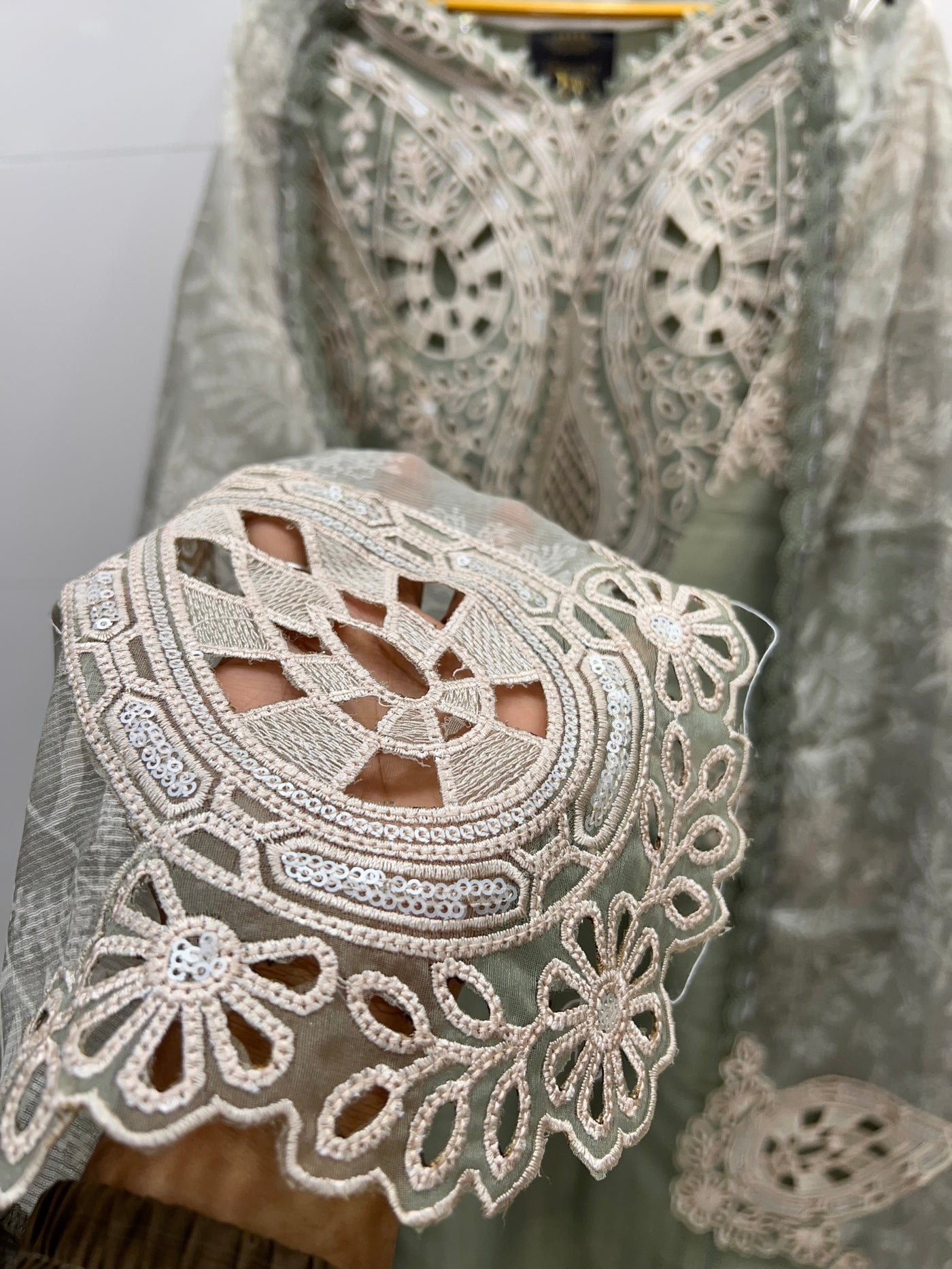 Premium cutwork suit 2668