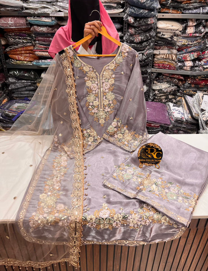 Viral Pakistani Suits 2782