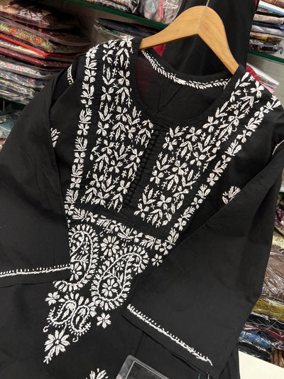 Lucknowi  kurties