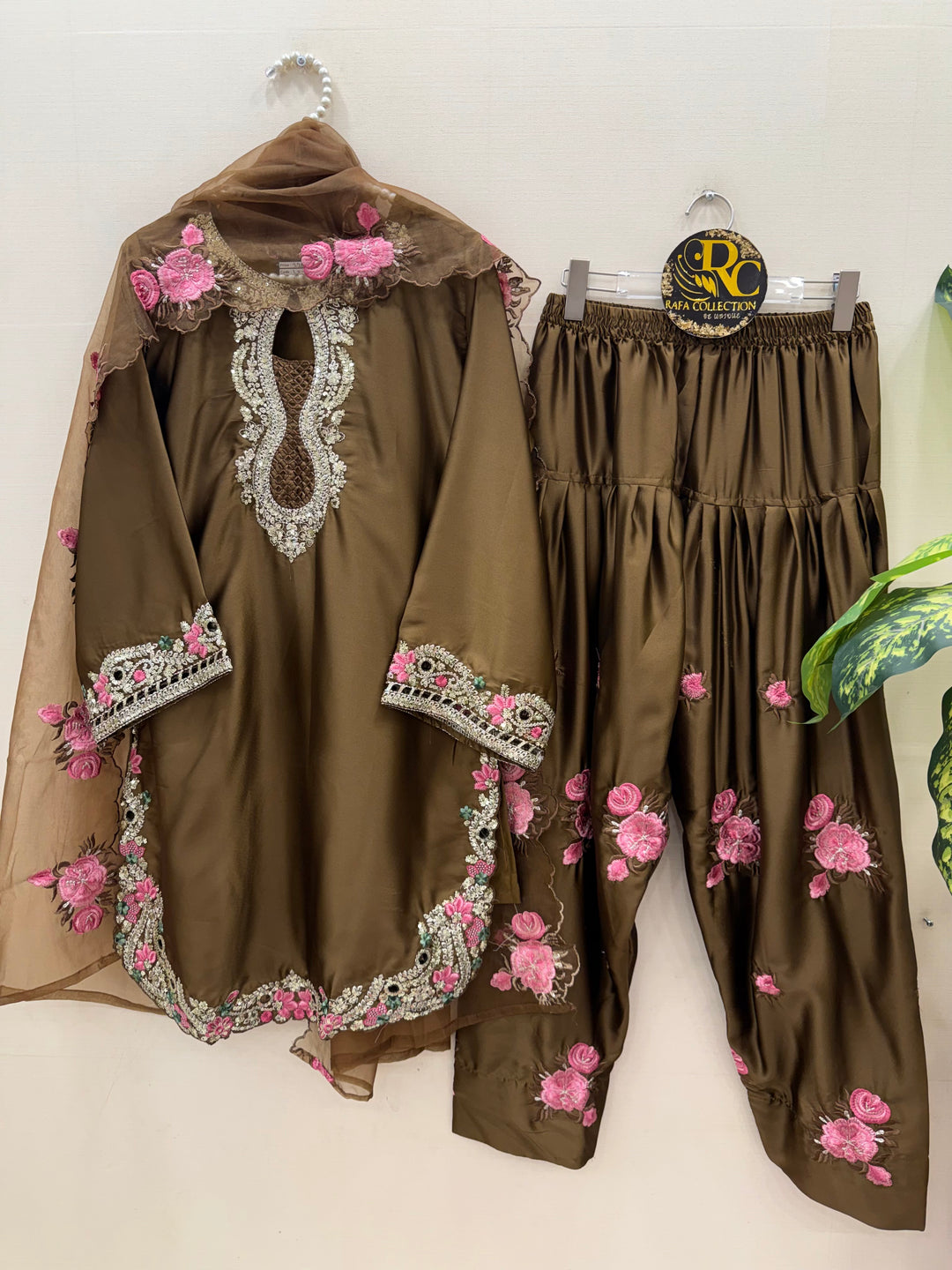 Pakistani Farshi salwar Suits for women