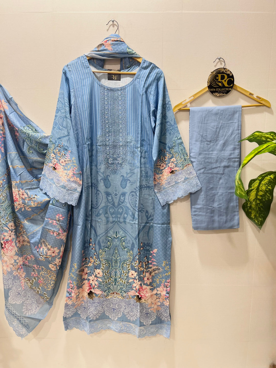 Lawn embroidered suits 2853