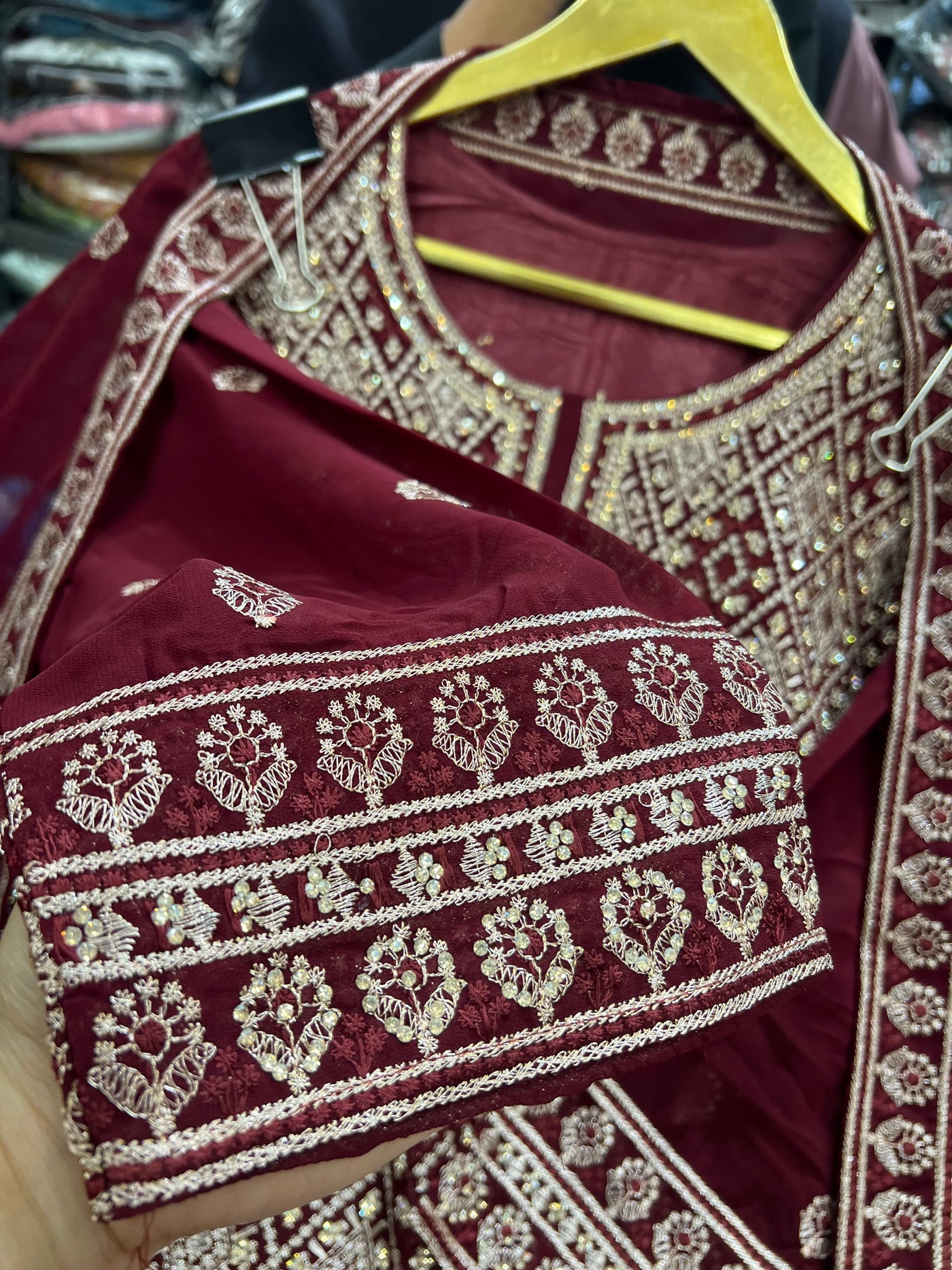 Traditional wedding attire 2819