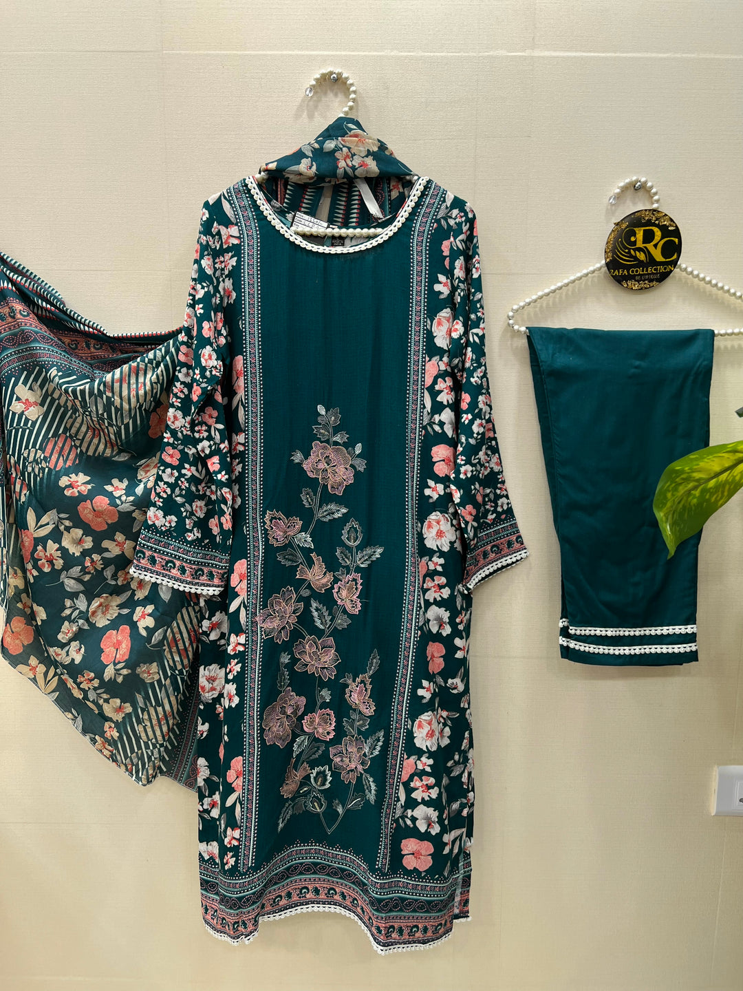 The Hermitage lawn suits 4008