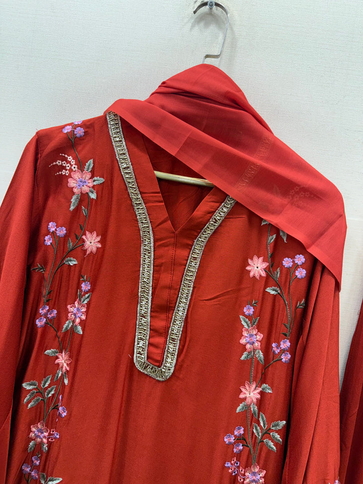 Pakistani long kaftans
