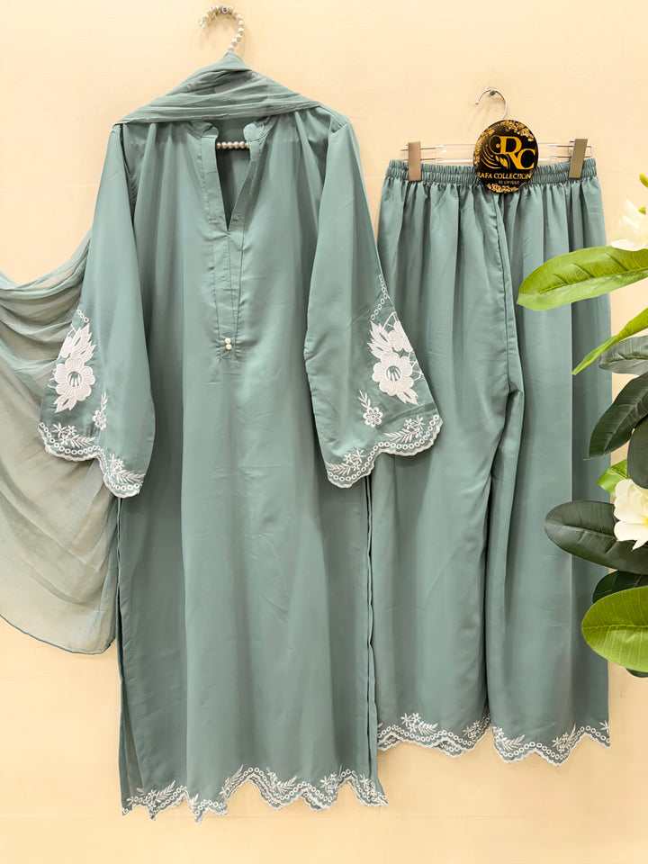 Appliqué work premium suits