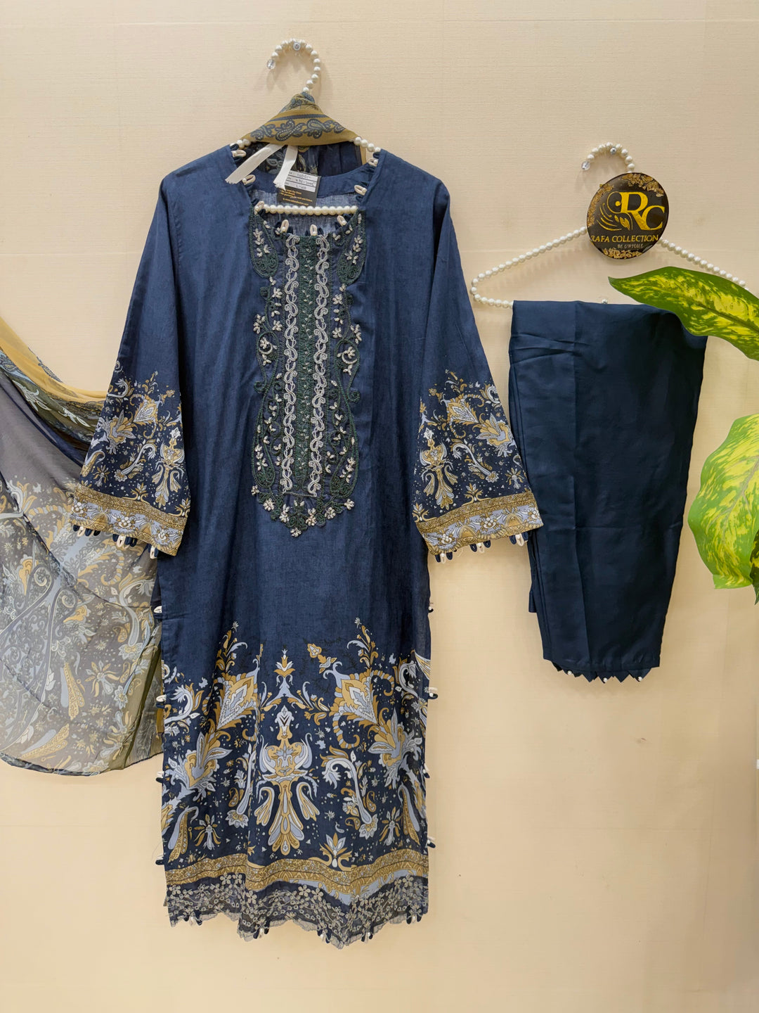 Pakistani patch work suit 3005