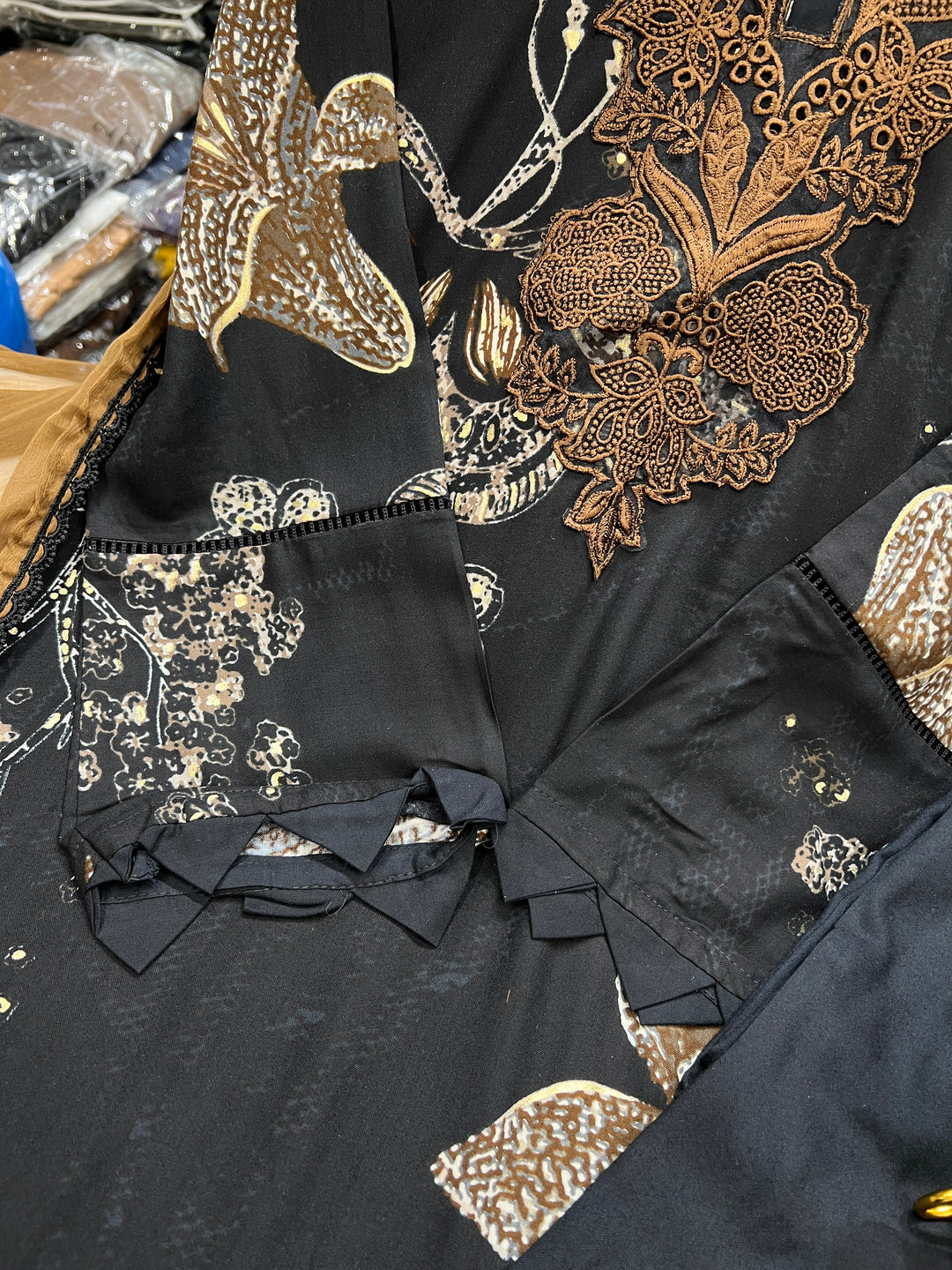 Pakistani cutwork suits 3136