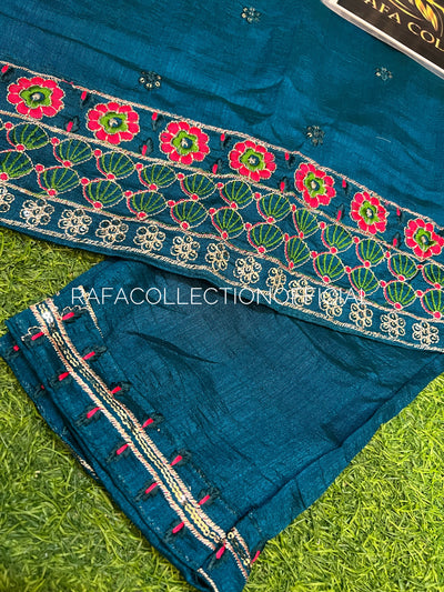 Embroided silk suit 174