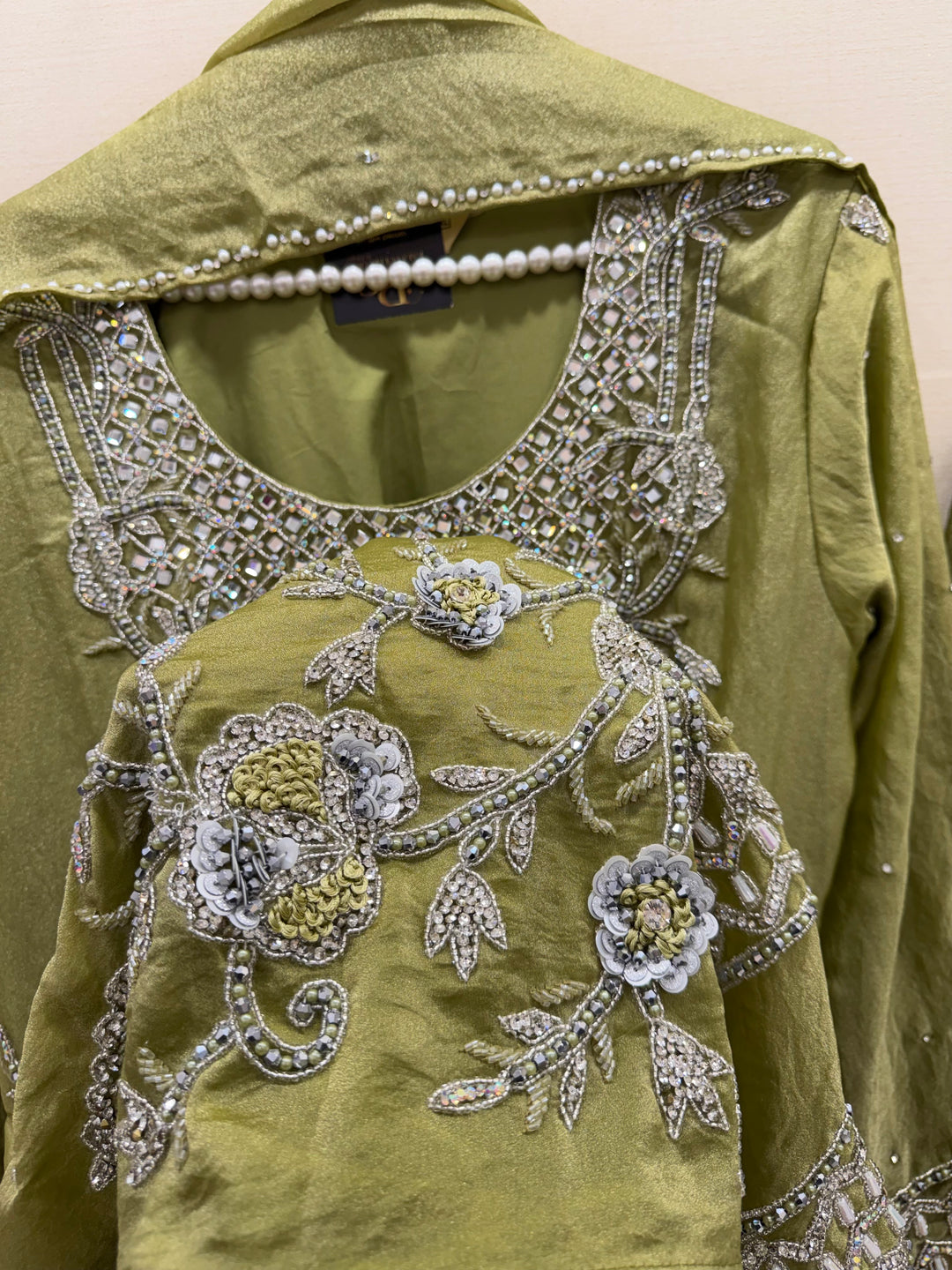 Pakitani handwork suits