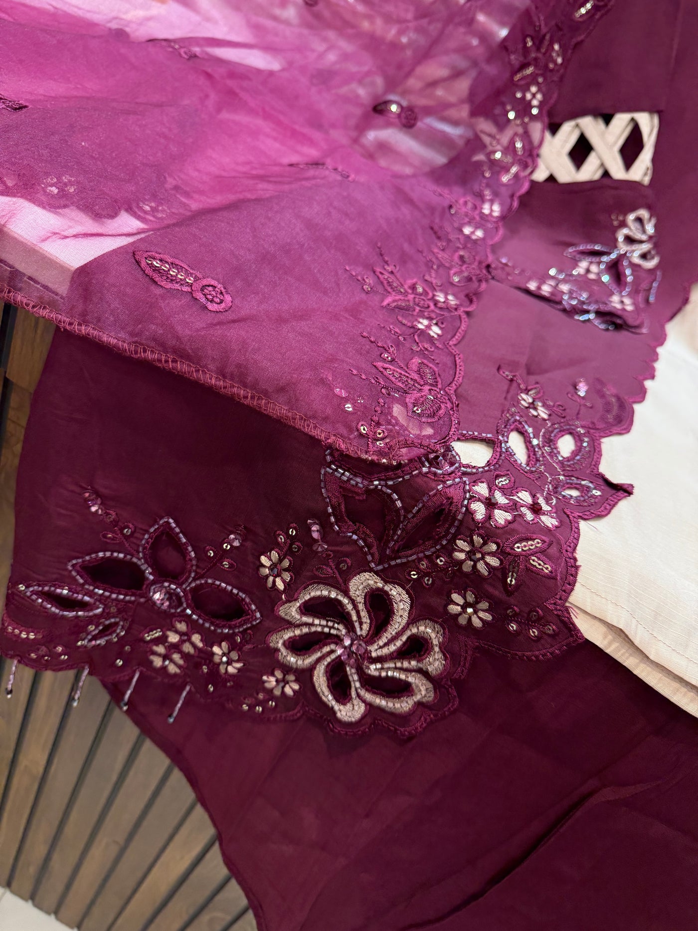 Premium cutwork suit 2556