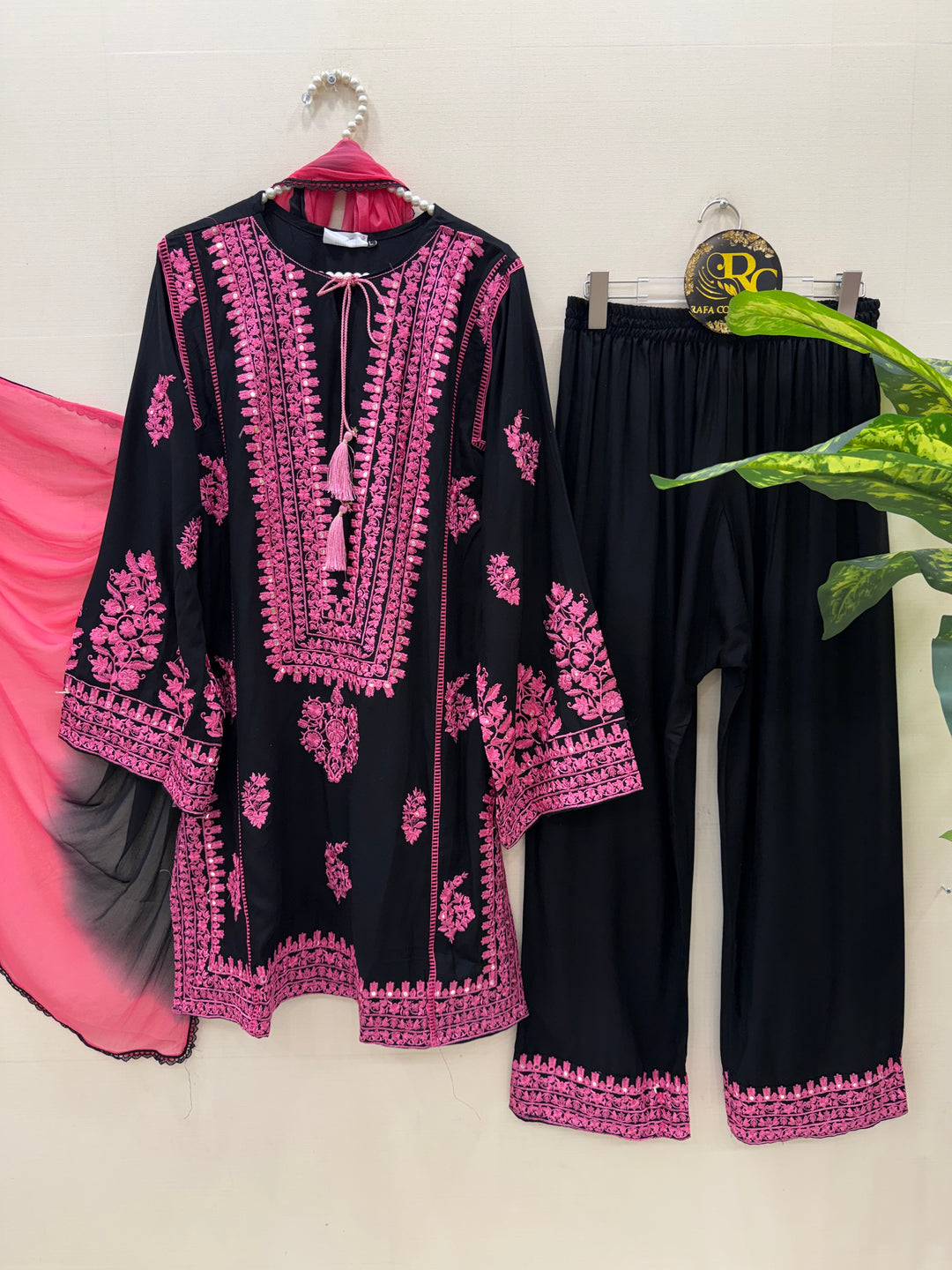 Pakistani embroidered suit for women 4004