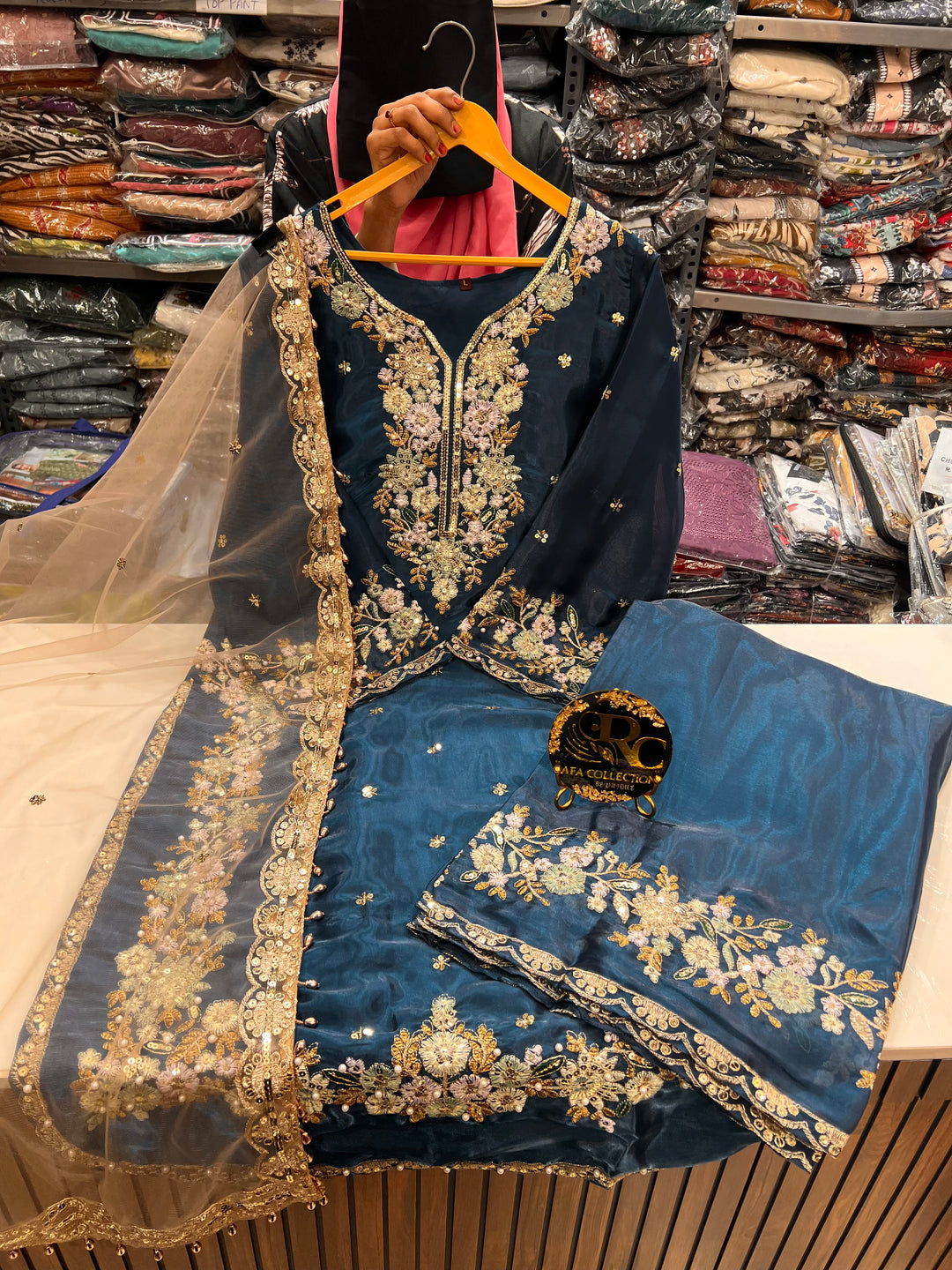 Viral Pakistani Suits 2782