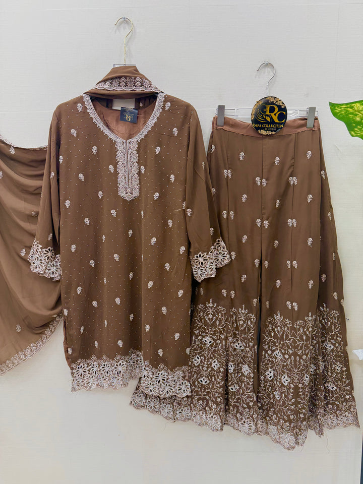 Pakistani party wear suits 2827