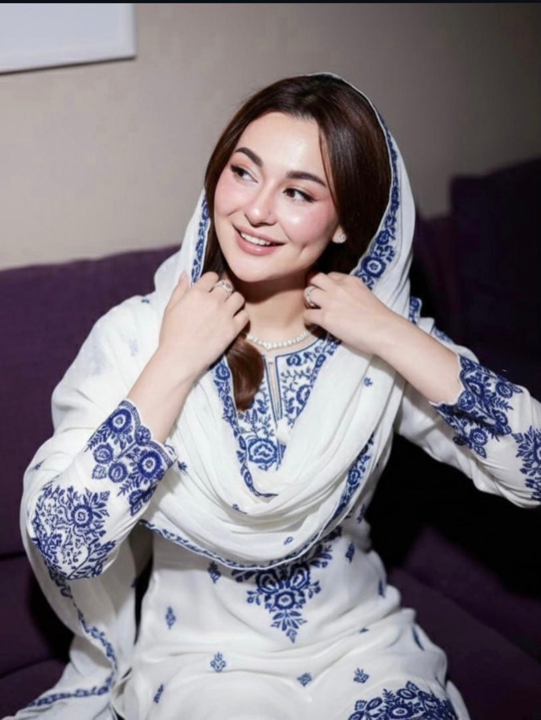 Hania amir Farshi suits