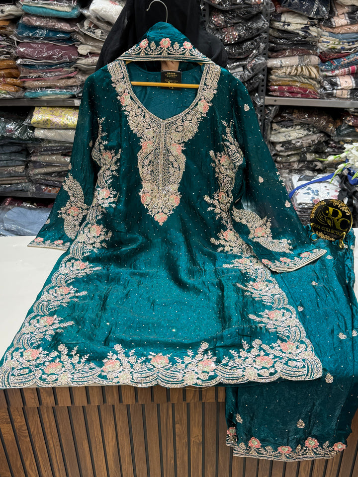 Pakistani formals suits 2810
