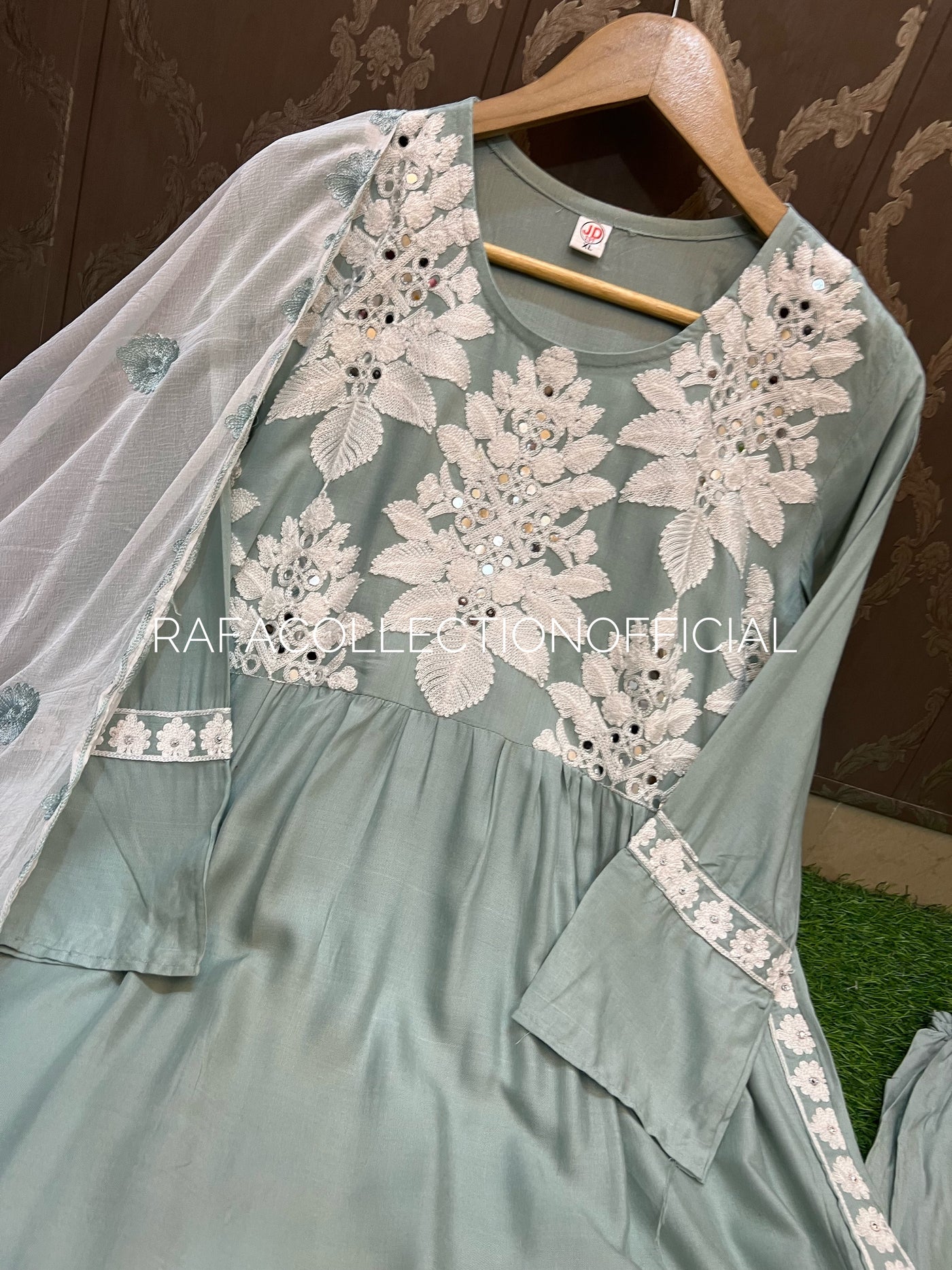 Embroided nyra cut suit 78