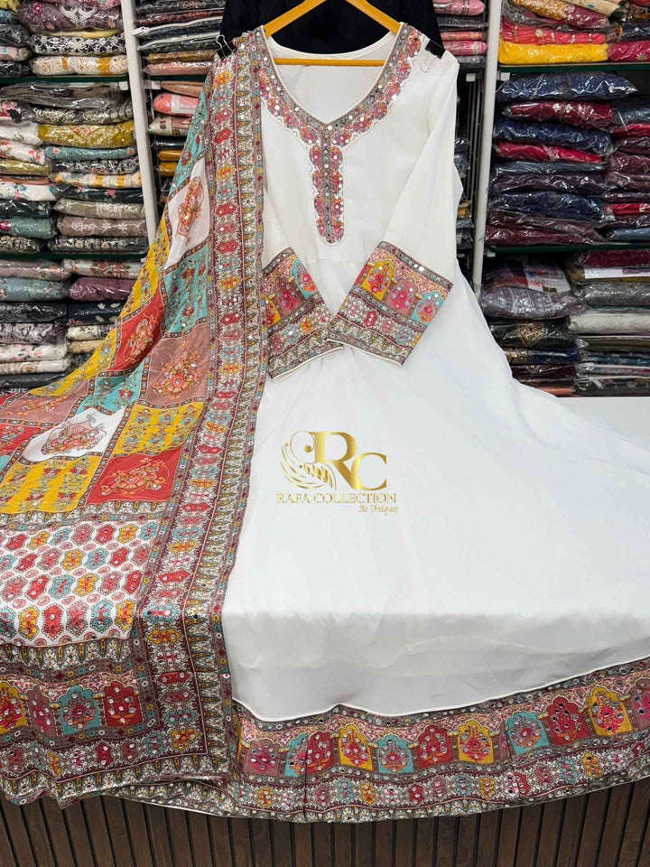 Mahenoor Gown Set 1955