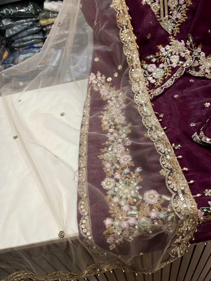 Viral Pakistani Suits 2782