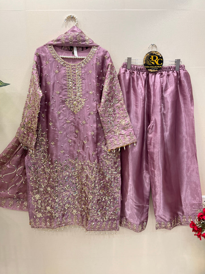Sale Pakistani Suits