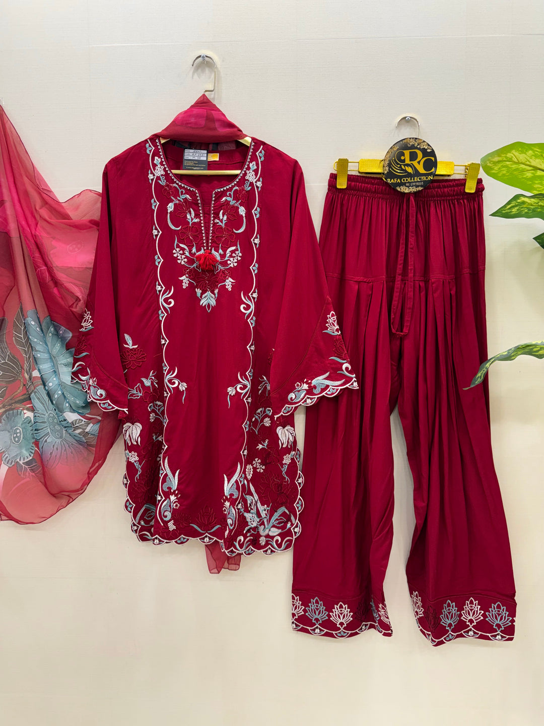 Embroidered Farshi suits 2951