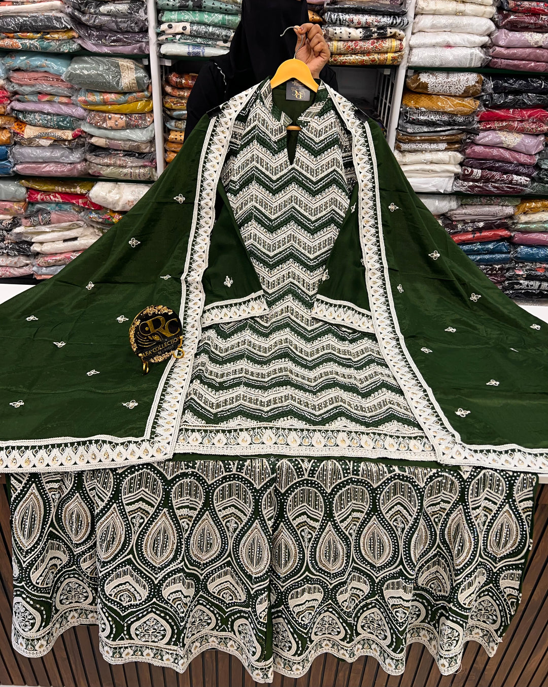 Traditional festive suit 5902
