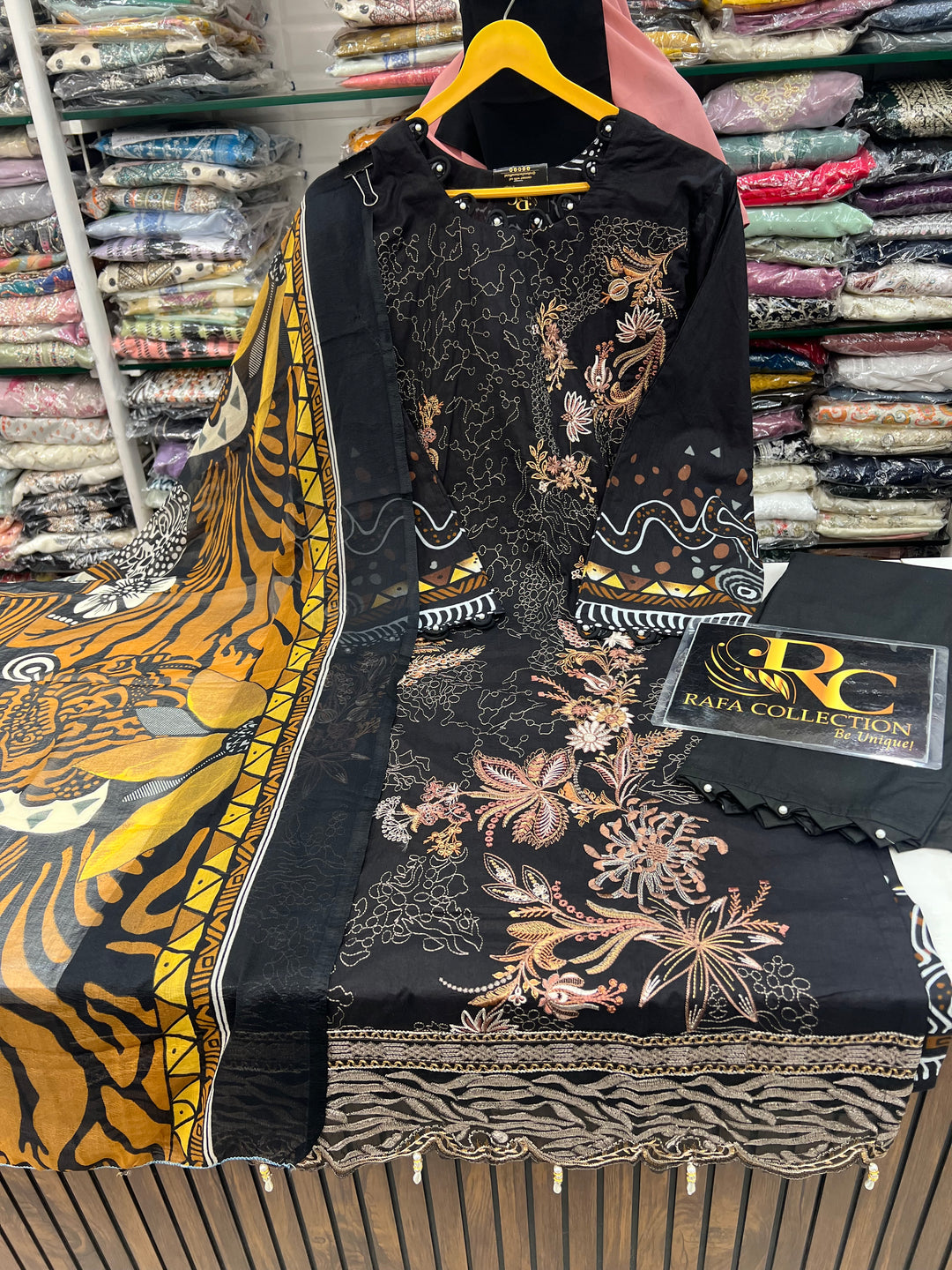 Embroided cotton Suits 2575