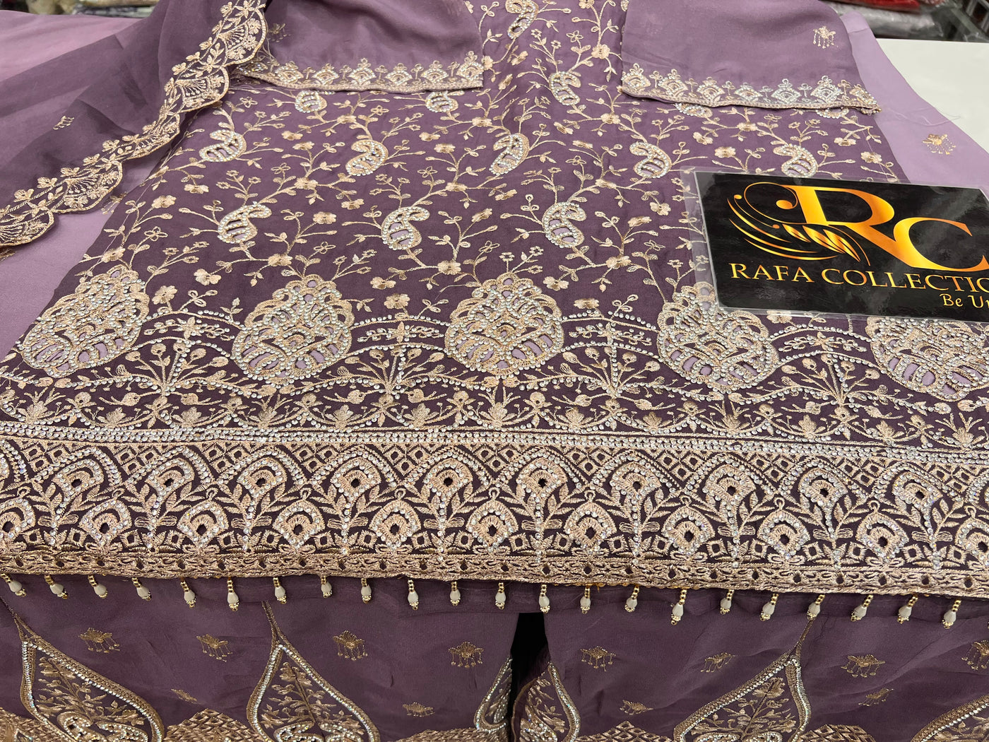 Pakistani party wear suits 17396